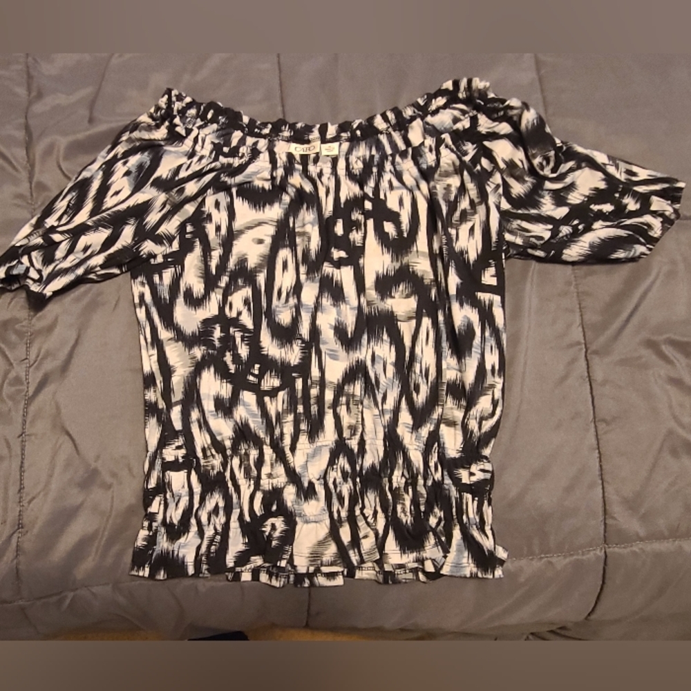 Women's Black and White Stretchy Off the Shoulder Scrunch Blouse-M